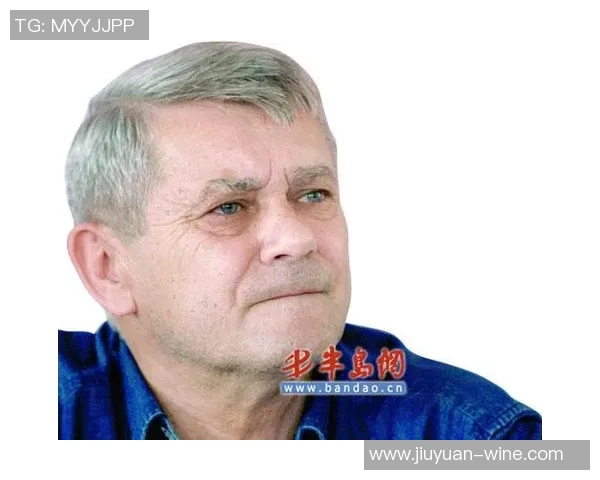 恶搞足球明星装扮老头挑战赛引发网友热议笑声不断